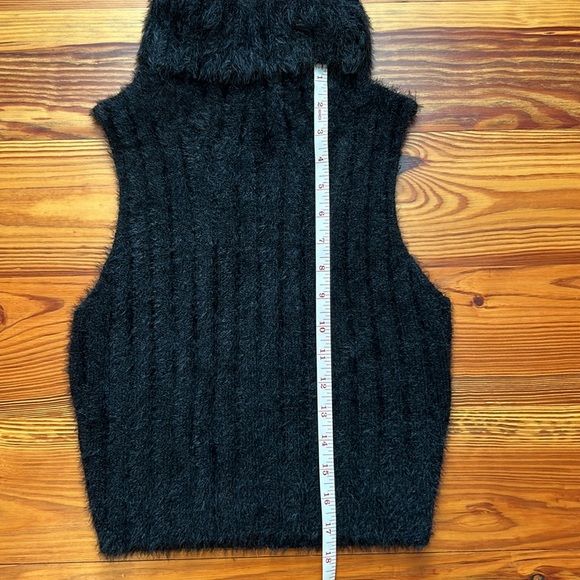 Black Turtleneck Tank Size Small - Picture 3 of 6